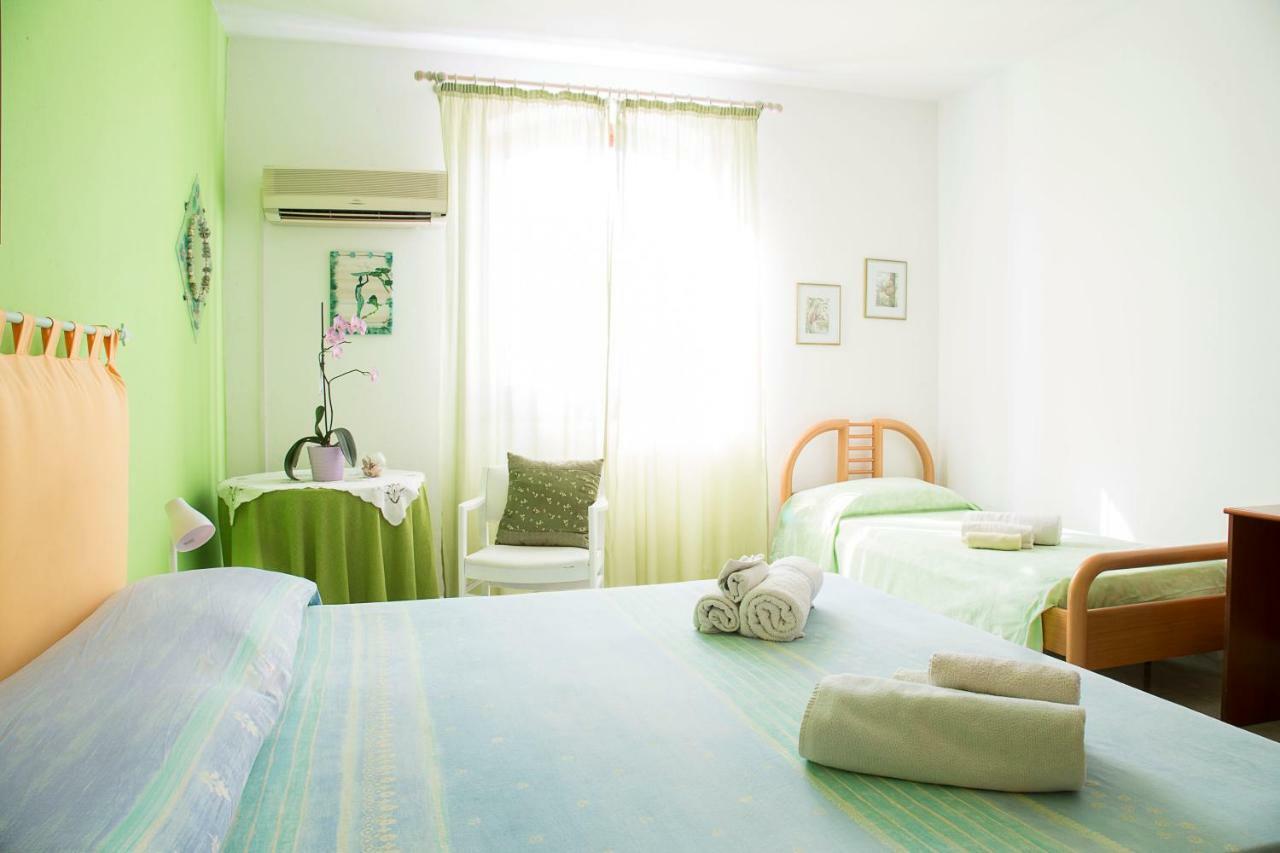 B&B Margherita Calasetta Exterior foto
